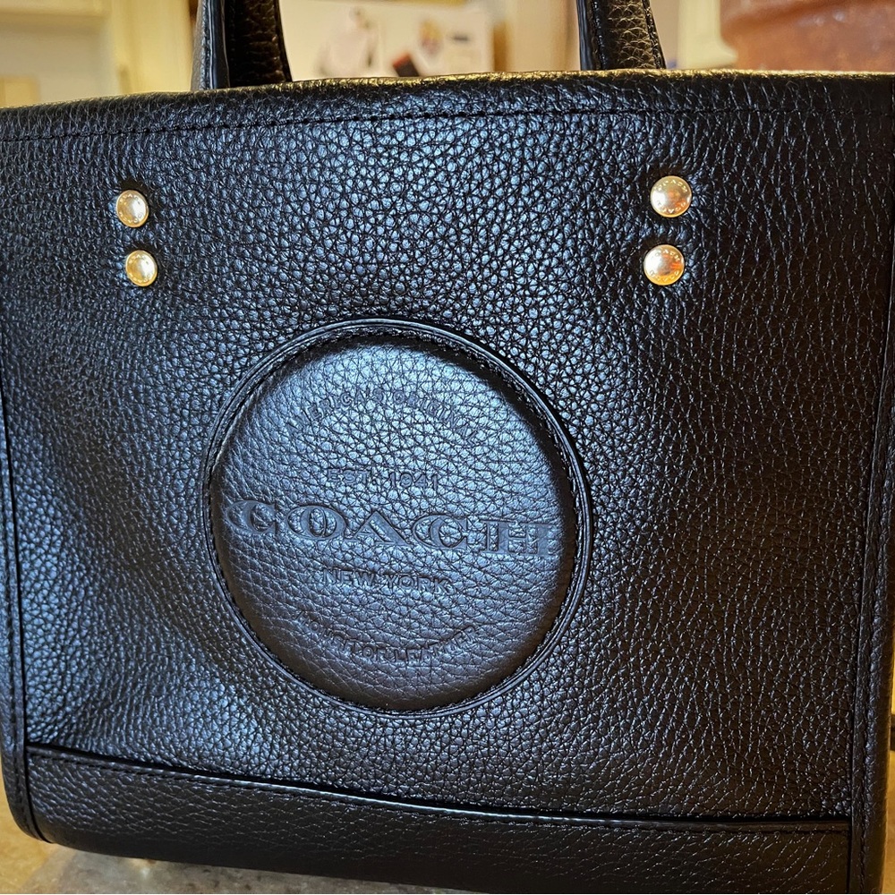 COACH Dempsey Tote 22